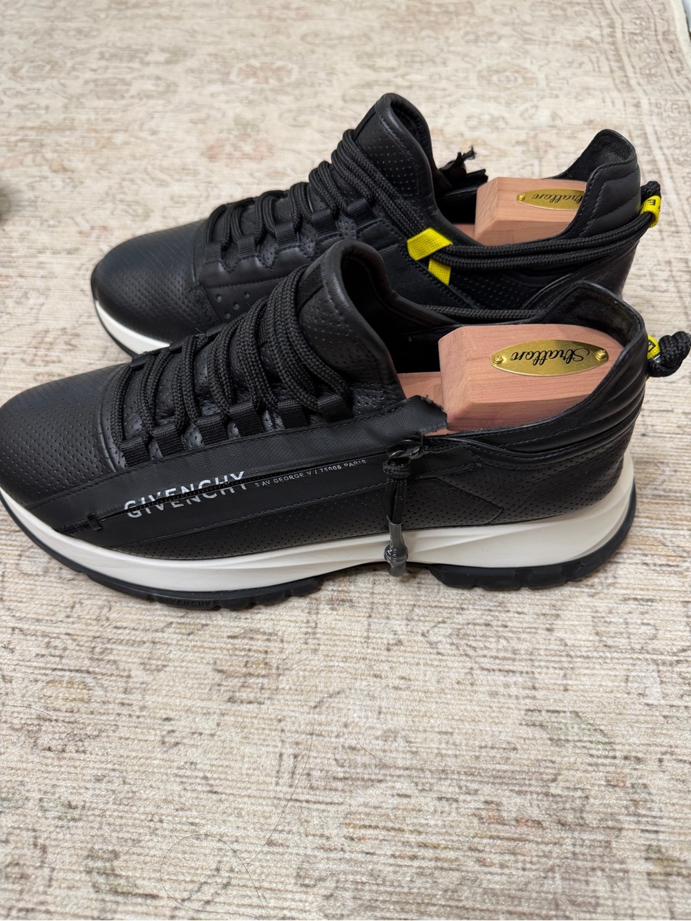 Givenchy Black Leather Low-Top Sneakers with White Midsole
